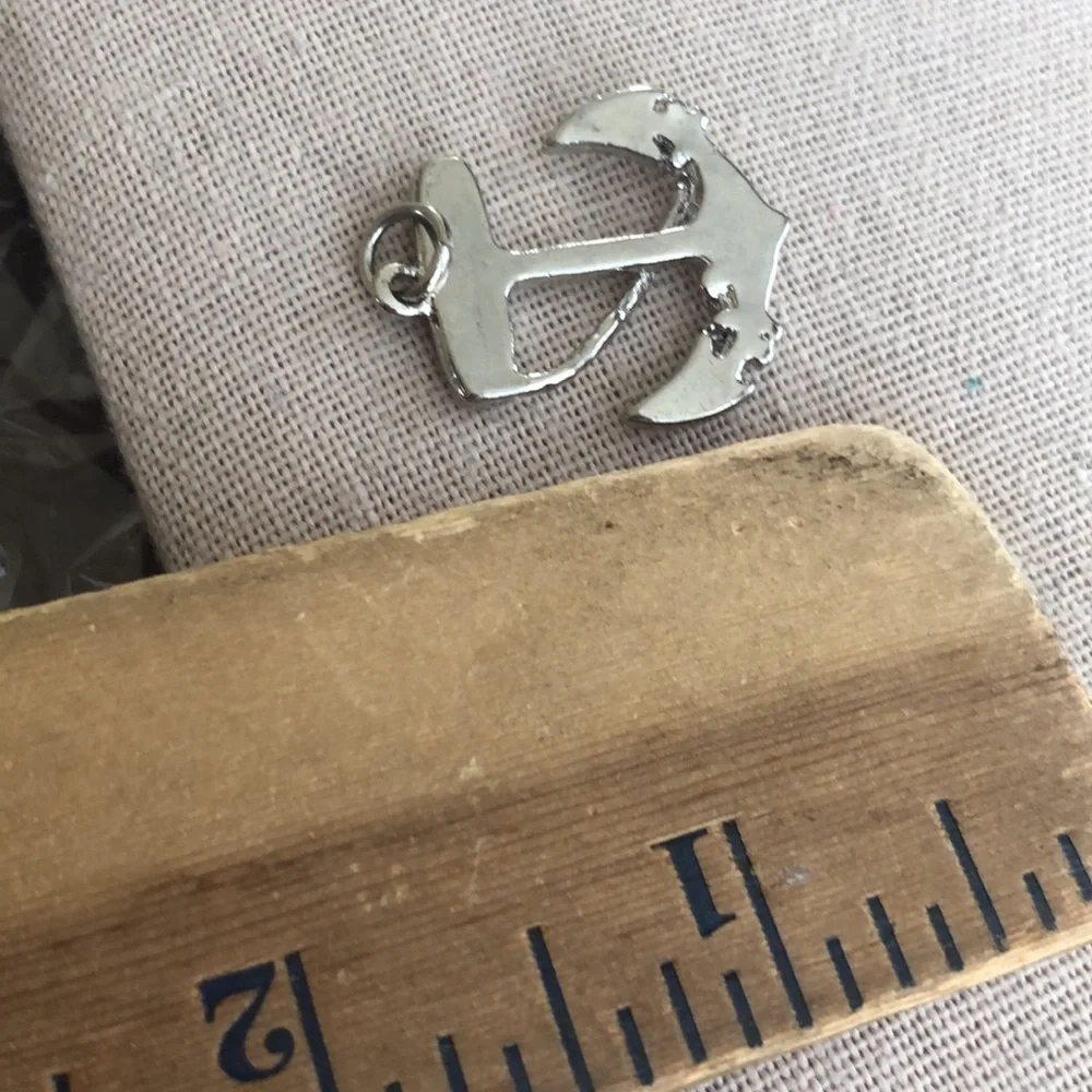 Anchor Pendant - Picture 3 of 3